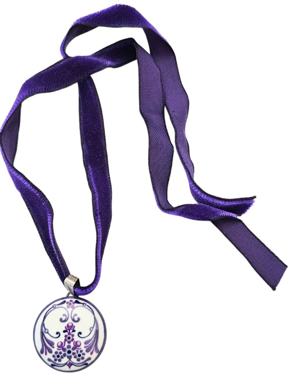 Michaela Frey Purple Enamel Round Pendant Velvet Cord Necklace J835